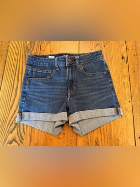 AERO Dark Wash High Rise Midi Denim Cuffed Shorts, Size 4